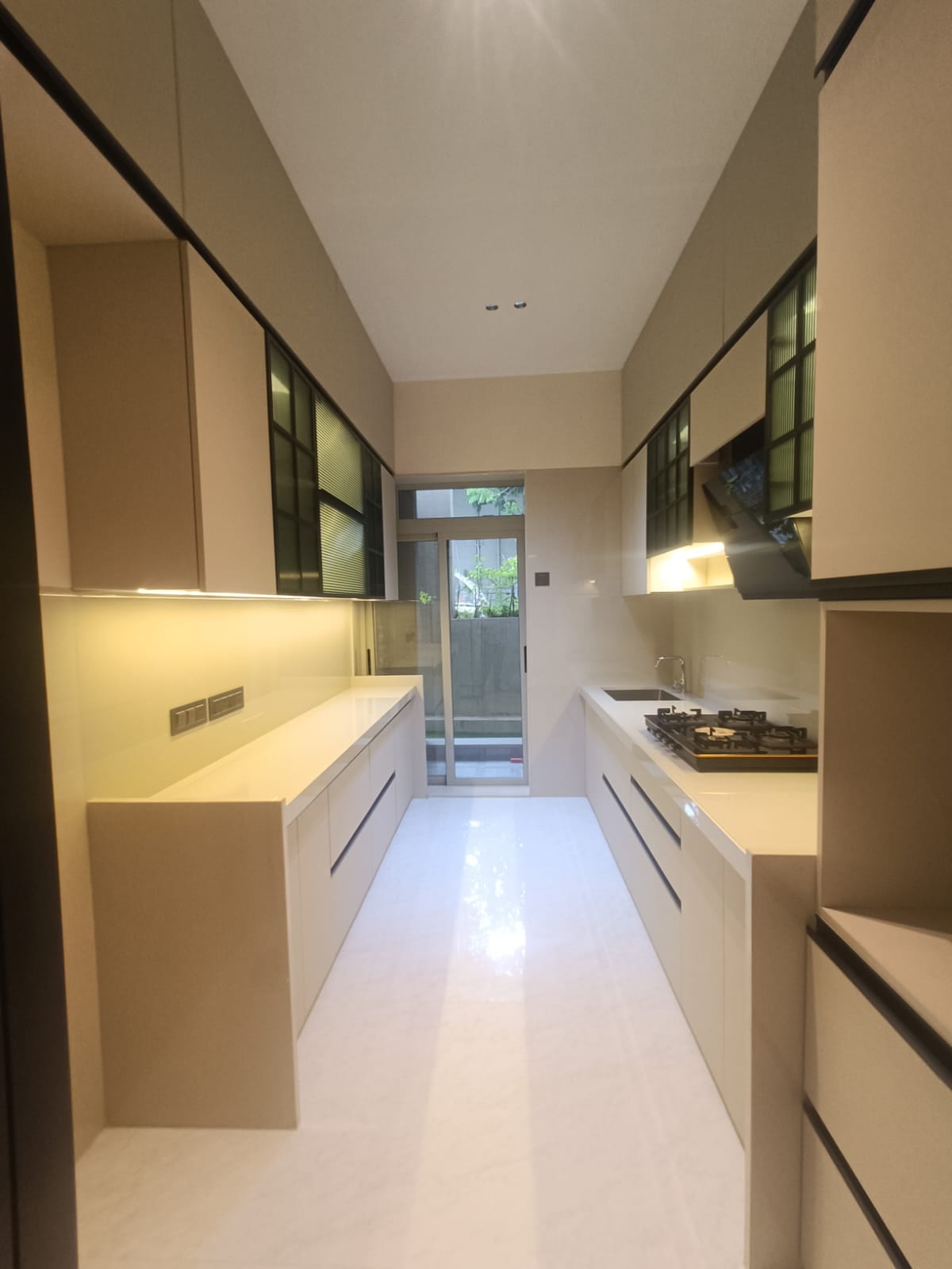 Kitchen, Pam show flat photo