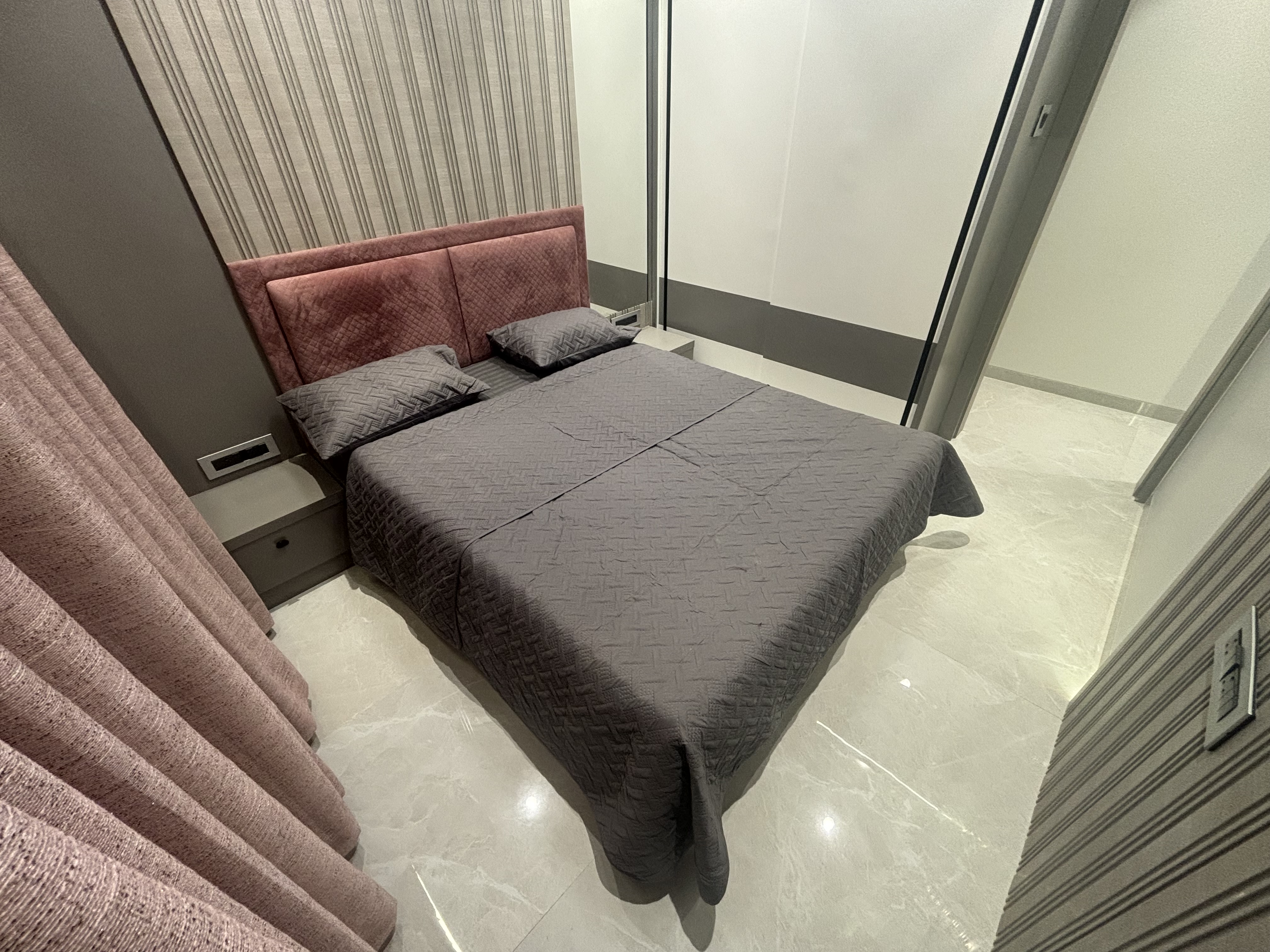 Common bedroom, Sethi Palacio show flat photo